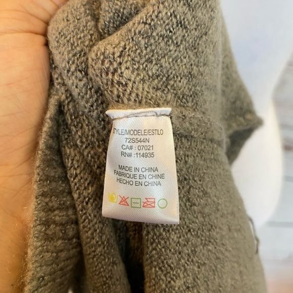 RDI Deep V-Neck Tunic Knit Split Hem Sweater NWT - Picture 11 of 11